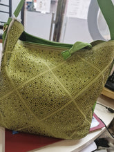 Cargar imagen en el visor de la galería, Bolso grande piel y ante
