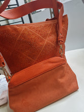 Cargar imagen en el visor de la galería, Bolso grande piel y ante
